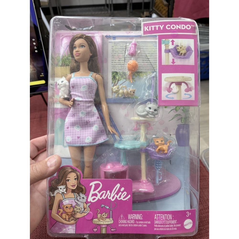 Barbie Kitty Condo Doll and Pets Playset Brunette Doll 3+ new